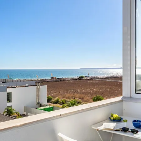 Altido Lovely Flat With Balcony And Sea View Apartamento